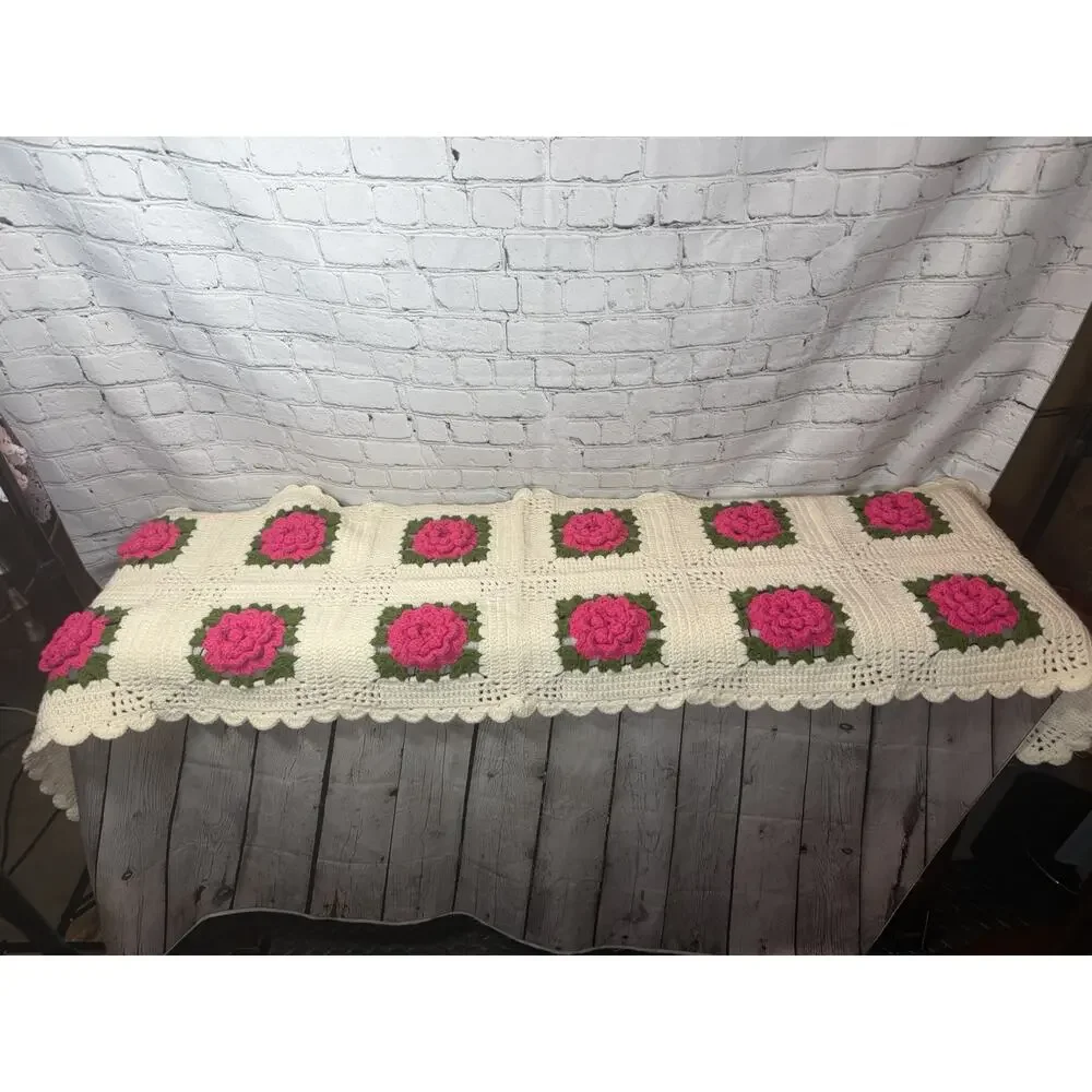Vintage Handmade Crocheted Rose Sofa Runner Afghan Cream King Bed Boho‎ Decor 3D